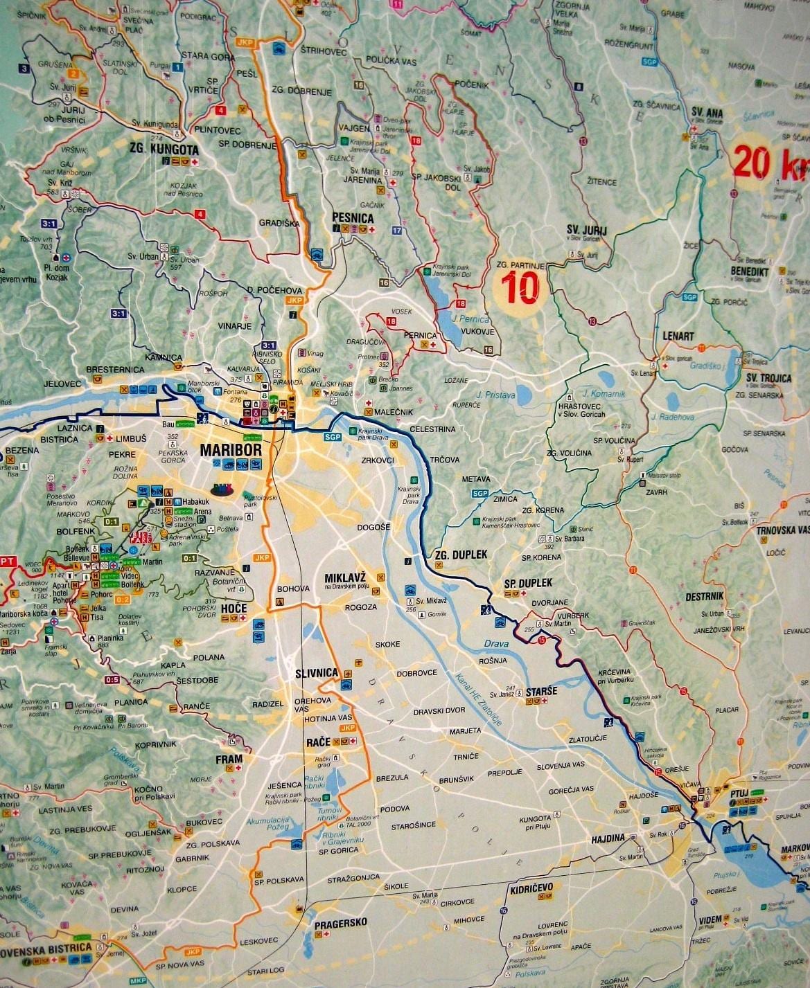 Kat jeyografik nan Sloveni monte bisiklèt